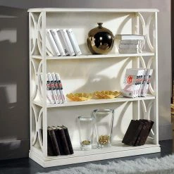 Wunderschönes Standregal Baciare Mit Eleganten Verzierungen